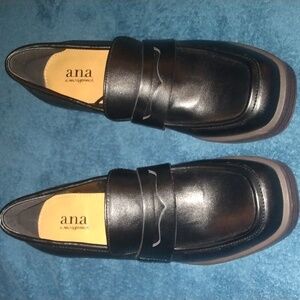 Black dress or casual ladies loafers